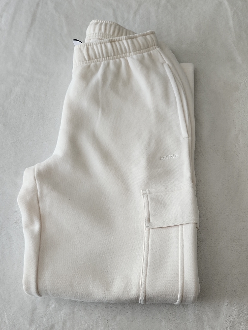 Aritzia Mega Fit Cargo Sweatfleece Sweatpants